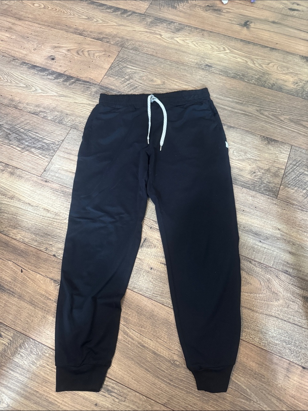 Vuori women’s performance jogger small